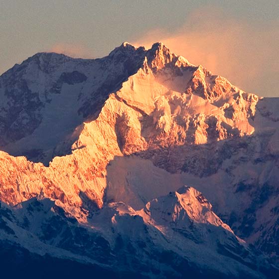 Kangchenjunga Himalayas-sun-bath