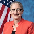 Carolyn Bourdeaux Portrait 374px